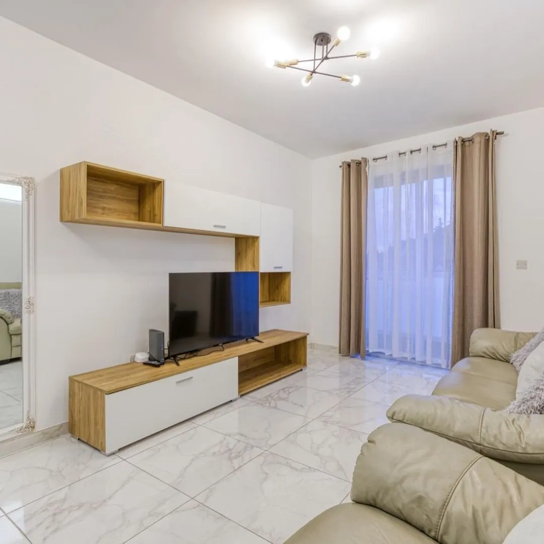 Three-bedroom apartment in St Julian’s, Malta — photo 5